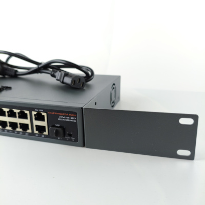 Коммутатор XVI SWP3224, L2, 24 PoE 10/100/1000, 2UpLink, 1 SFP, 300Вт, 54Gbps, 8K MAC
