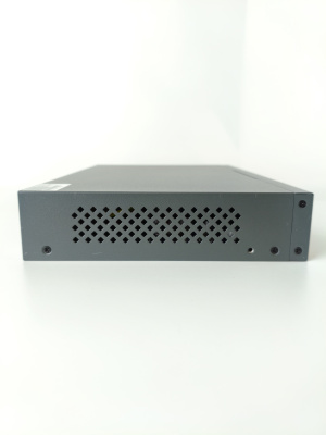 Коммутатор XVI SWP3216, L2, 16 PoE 10/100/1000, 2UpLink, 2SFP 100/1000, 250Вт, 40 Gbps, 8K Mac